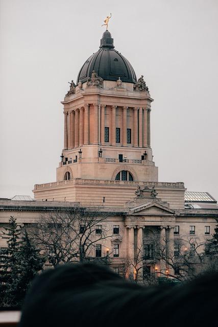 Jaké legislativní normy ovlivňují zákaz účasti na závodech?